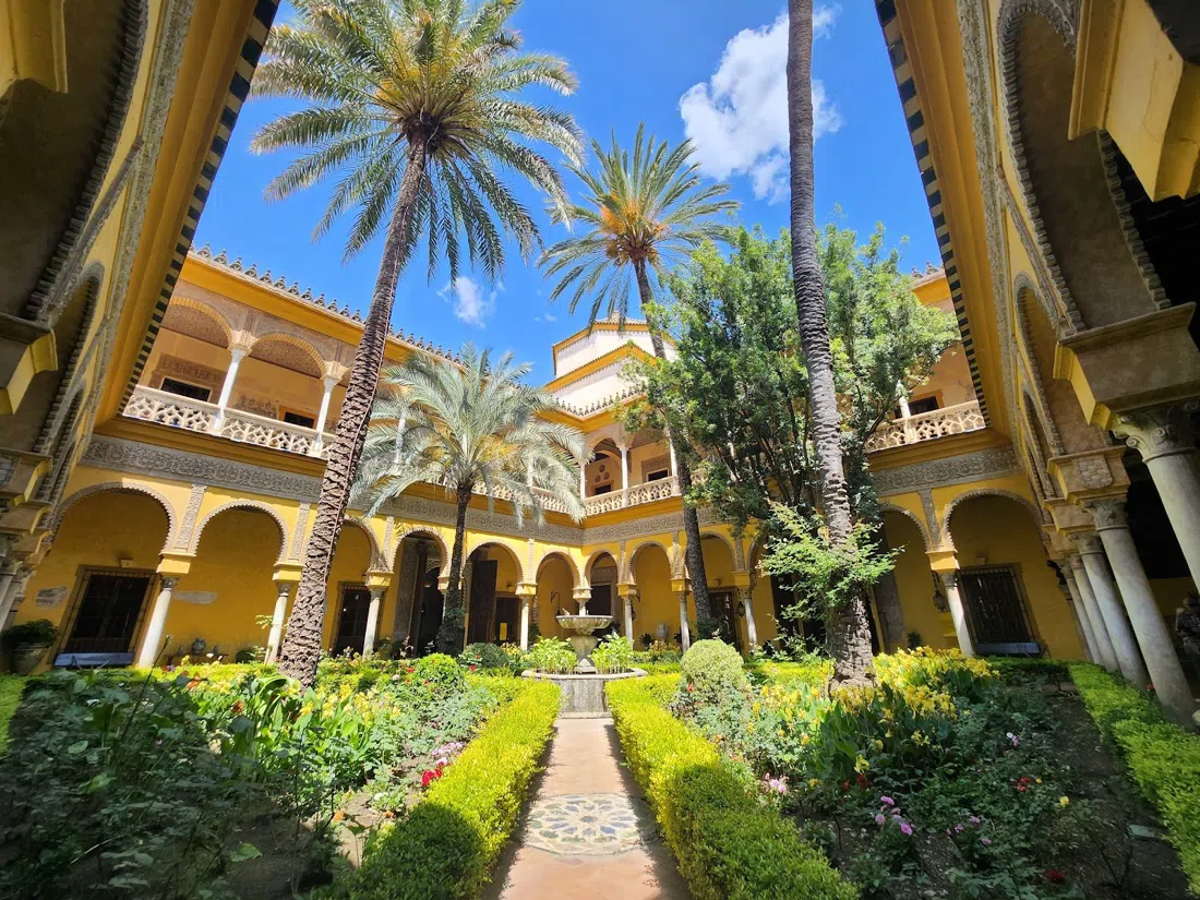Palacio de las Dueñas, Seville